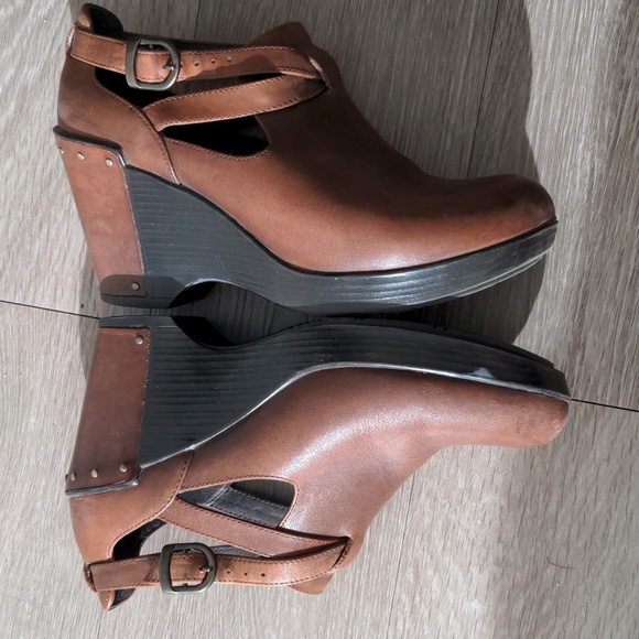 Dansko Heels - Picture 6 of 8